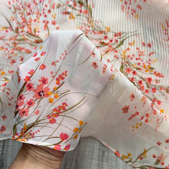 CeCe Women's Pleated Floral-Print Long-Sleeve Top Size M - Picture 9 of 9